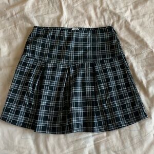 Pleated black plaid skirt Full Tilt Med